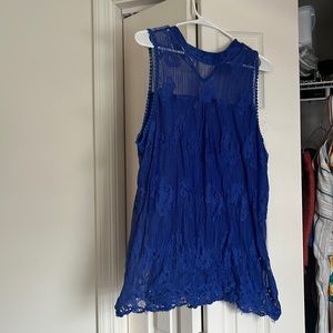 Blue lacy professional top